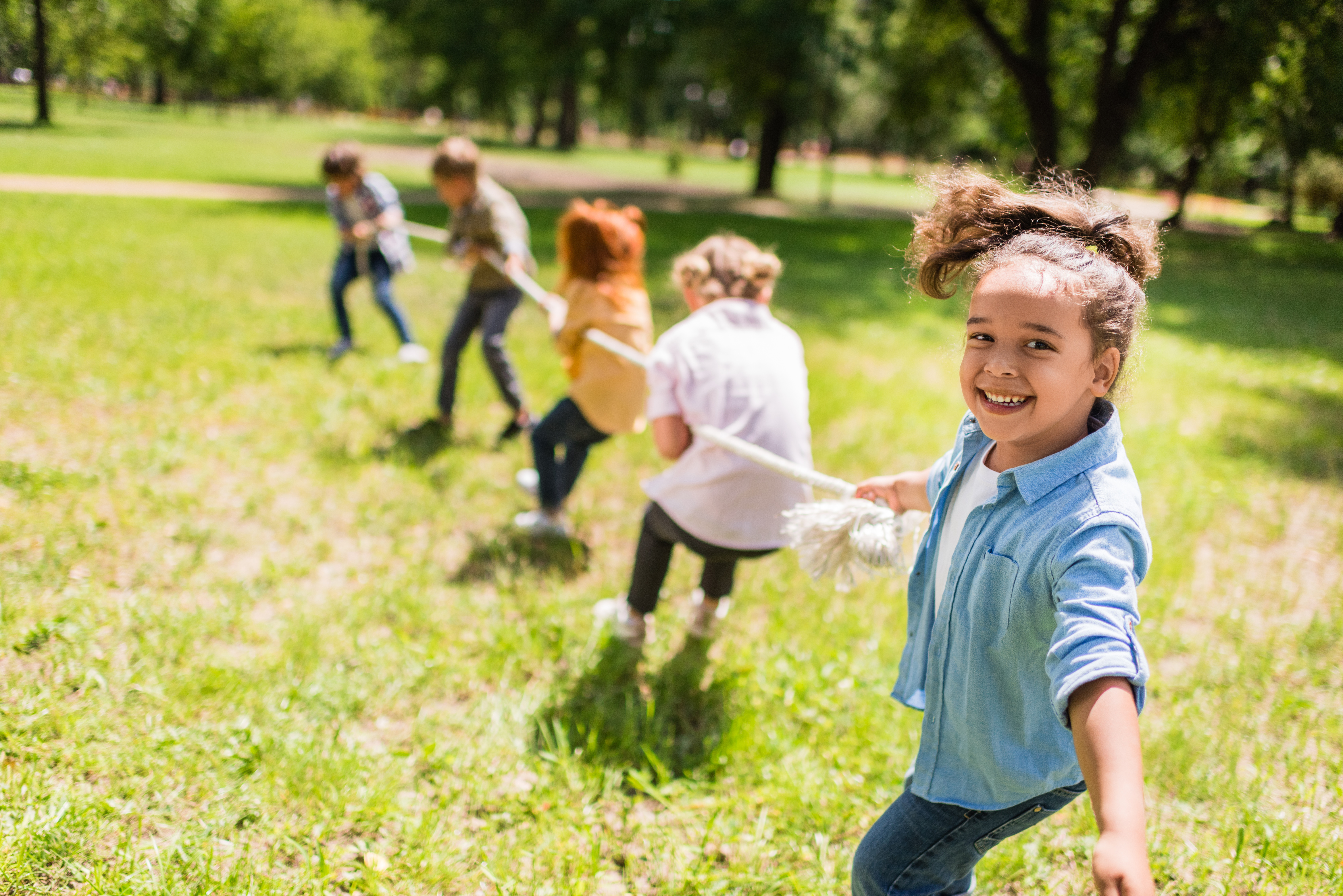 Actividad de juego con niños para seguir aprendiendo durante el verano