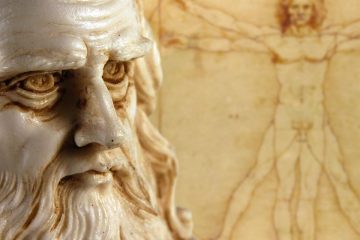 Busto de Leonardo da Vinci junto al hombre de Vitruvio