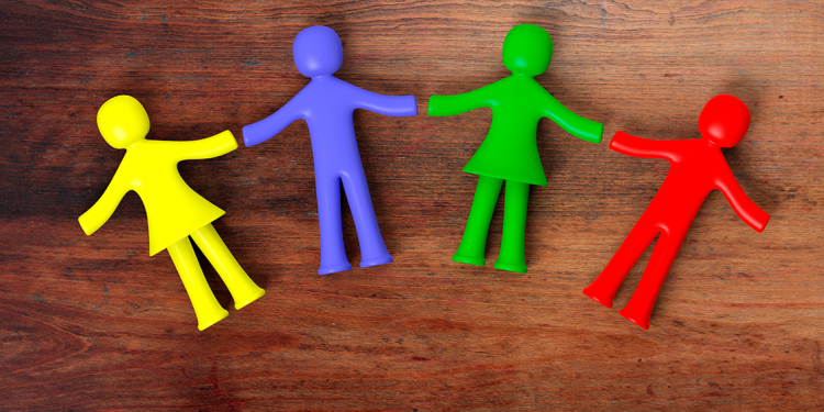 Figuras de distintos colores para ilustrar la importancia de la educación inclusiva